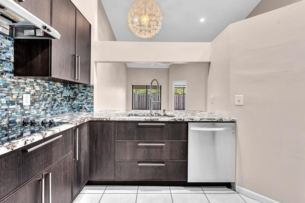 11137 NW 38th Place, Sunrise, FL 33351 Photo