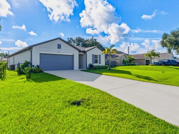 226 SW MILBURN Circle, Port St. Lucie, FL 34953