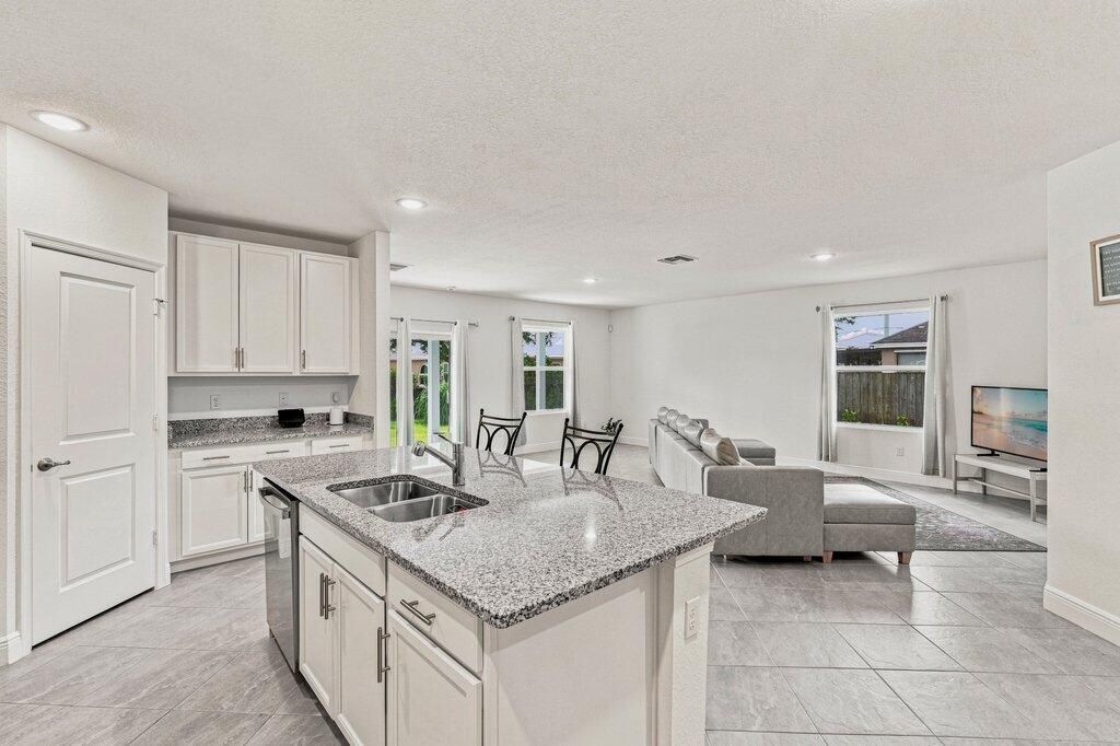 226 SW Milburn Circle, Port Saint Lucie, FL 34953 Photo