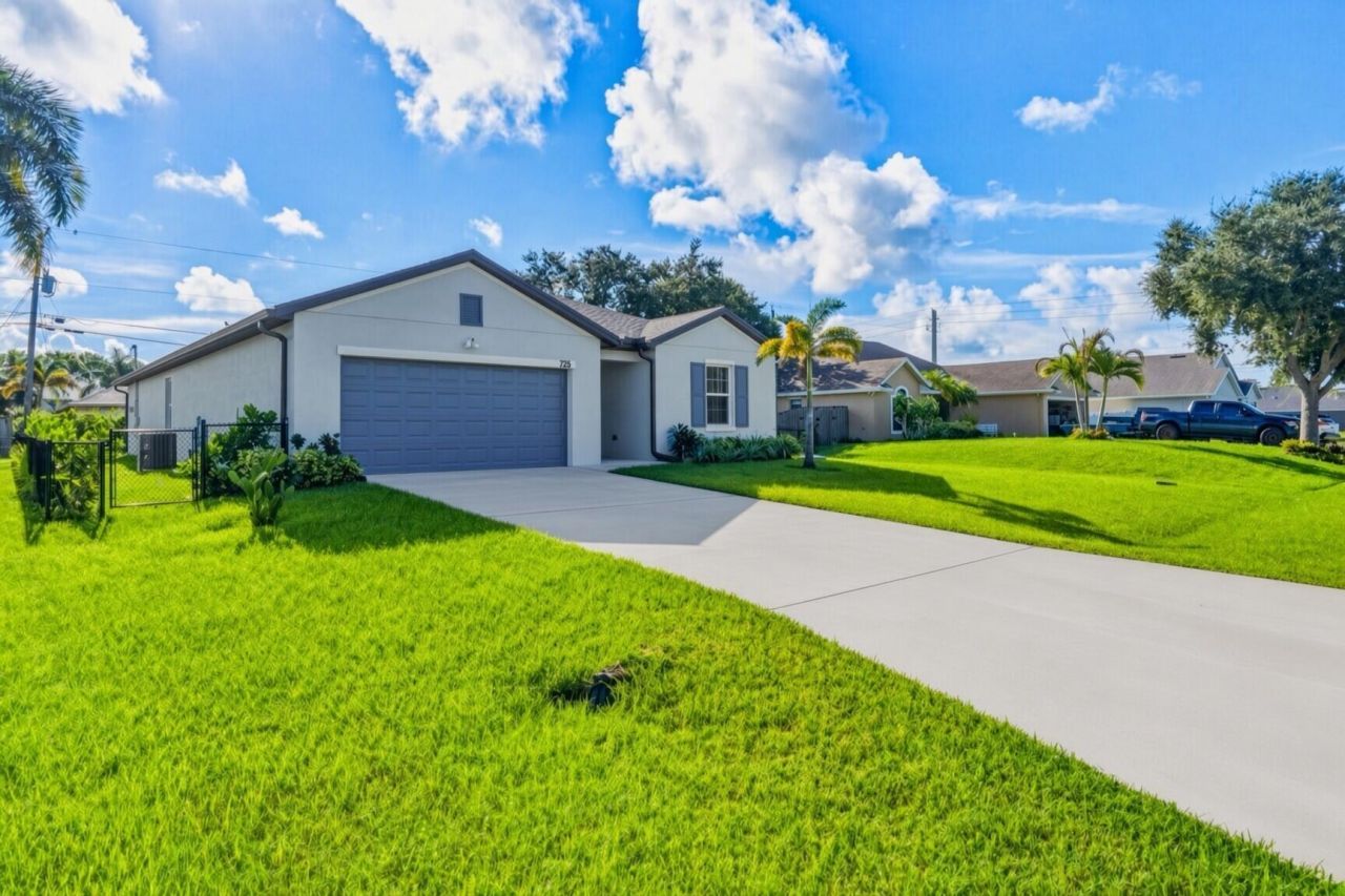 226 SW Milburn Circle, Port Saint Lucie, FL 34953 Photo
