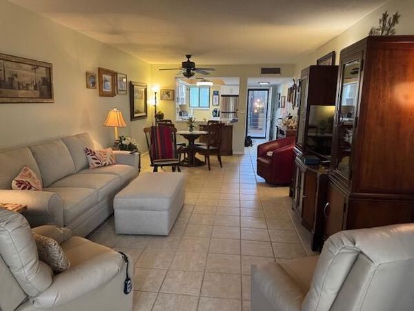 3154 Via Poinciana, Unit 115, Lake Worth, FL 33467