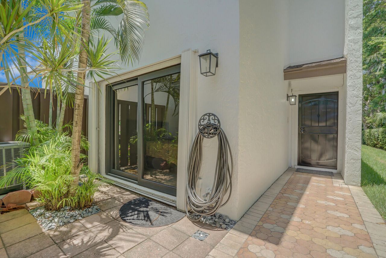 1301 N Riverside Drive, Unit 19, Pompano Beach, FL 33062 Photo