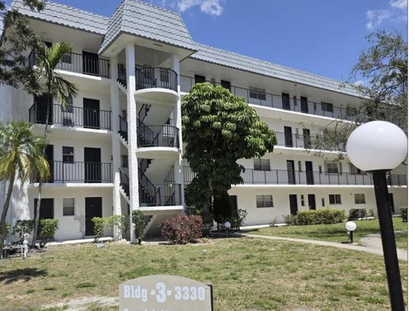 3330 Spanish Moss Terrace, Unit 212, Lauderhill, FL 33319