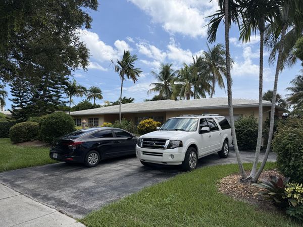 2600 NE 36TH Street, Lighthouse Point, FL 33064