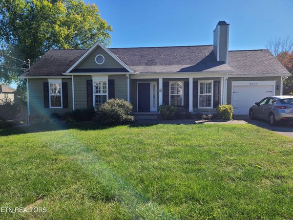 8820 Ryegate Drive, Knoxville, TN 37922