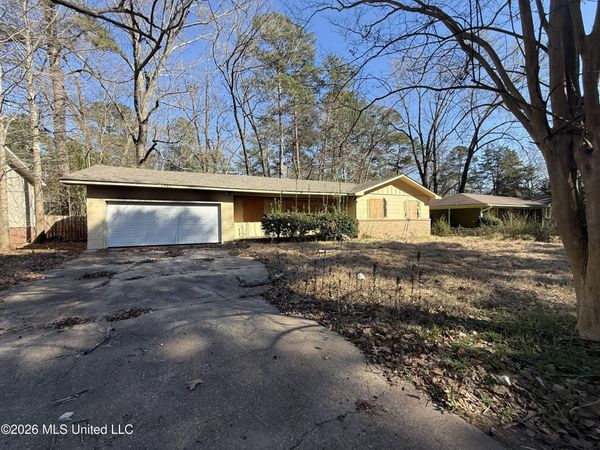 1946 Catalina Drive, Jackson, MS 39204