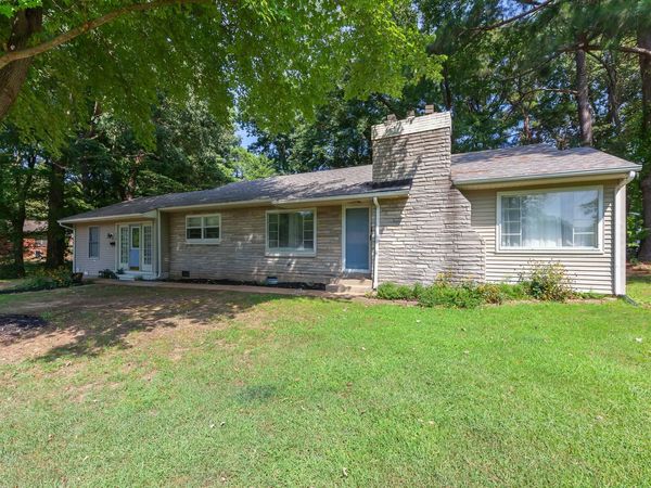 110 Laura St , Martin, TN 38237