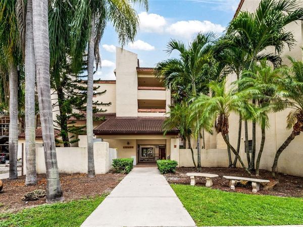 12455 SW 93rd Ter, Unit 301T, Miami, FL 33186