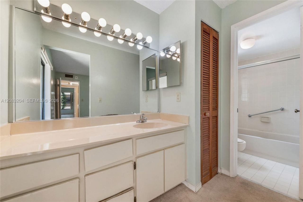 12455 SW 93rd Ter, Unit 301T, Miami, FL 33186 Photo