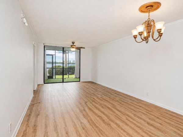 110 LAKE EMERALD Drive, Unit 103, Oakland Park, FL 33309
