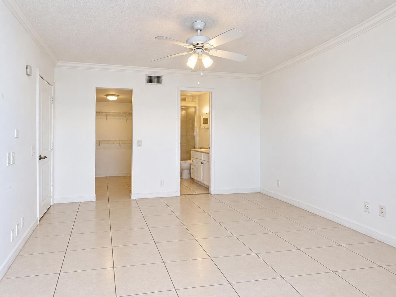 110 Lake Emerald Drive, Unit 103, Oakland Park, FL 33309 Photo