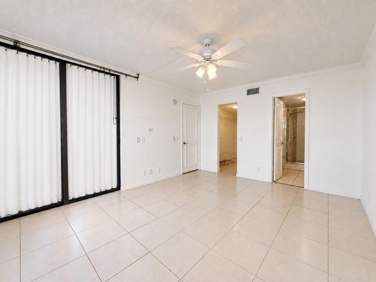 110 Lake Emerald Drive, Unit 103, Oakland Park, FL 33309 Photo