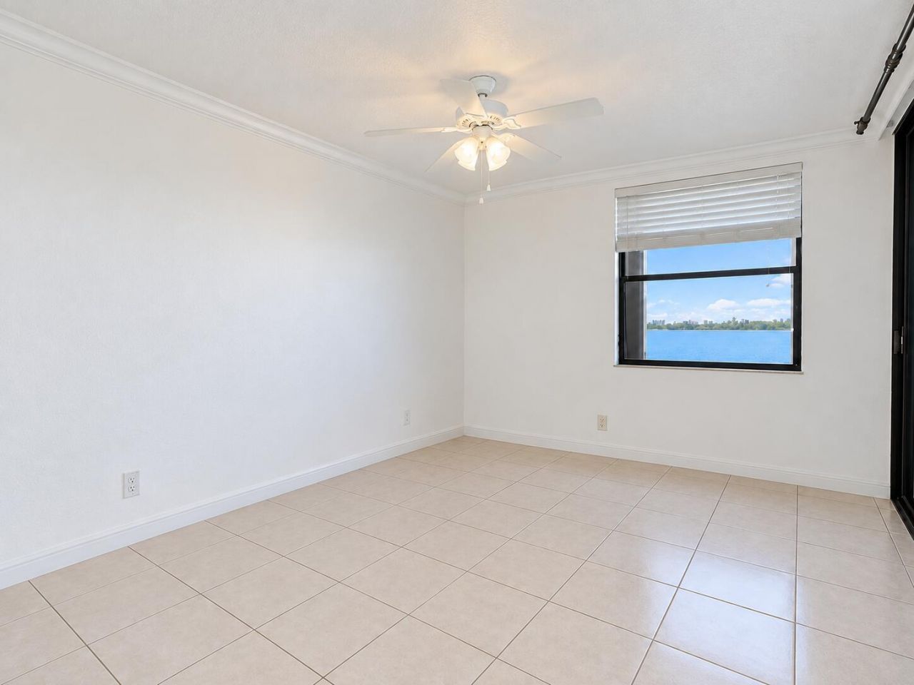 110 Lake Emerald Drive, Unit 103, Oakland Park, FL 33309 Photo
