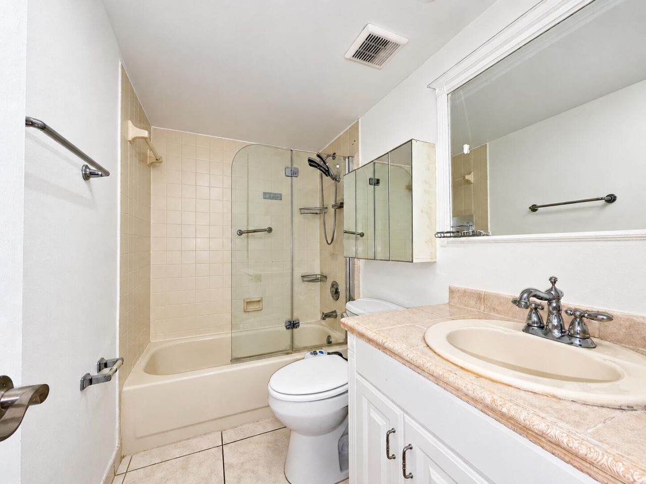 110 Lake Emerald Drive, Unit 103, Oakland Park, FL 33309 Photo