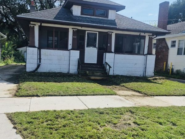 828 Sherman Avenue, Janesville, WI 53545