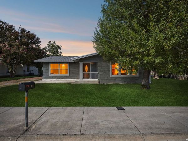281 N Lone Star Ave, New Braunfels, TX 78130