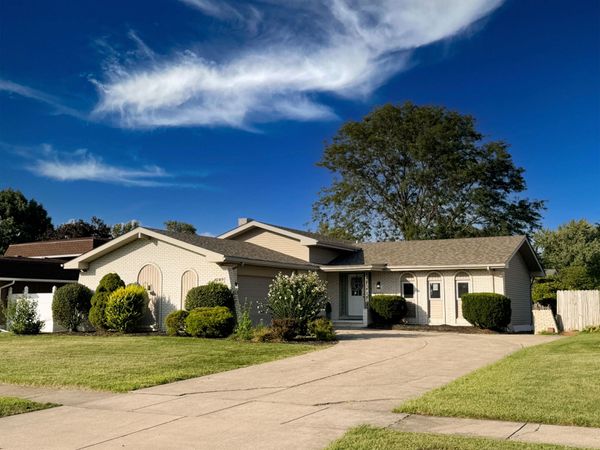 1049 Heather Lane , Munster, IN 46321