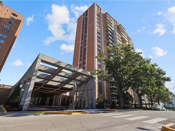 121 W 48th Street, Unit 503, Kansas City, MO 64112