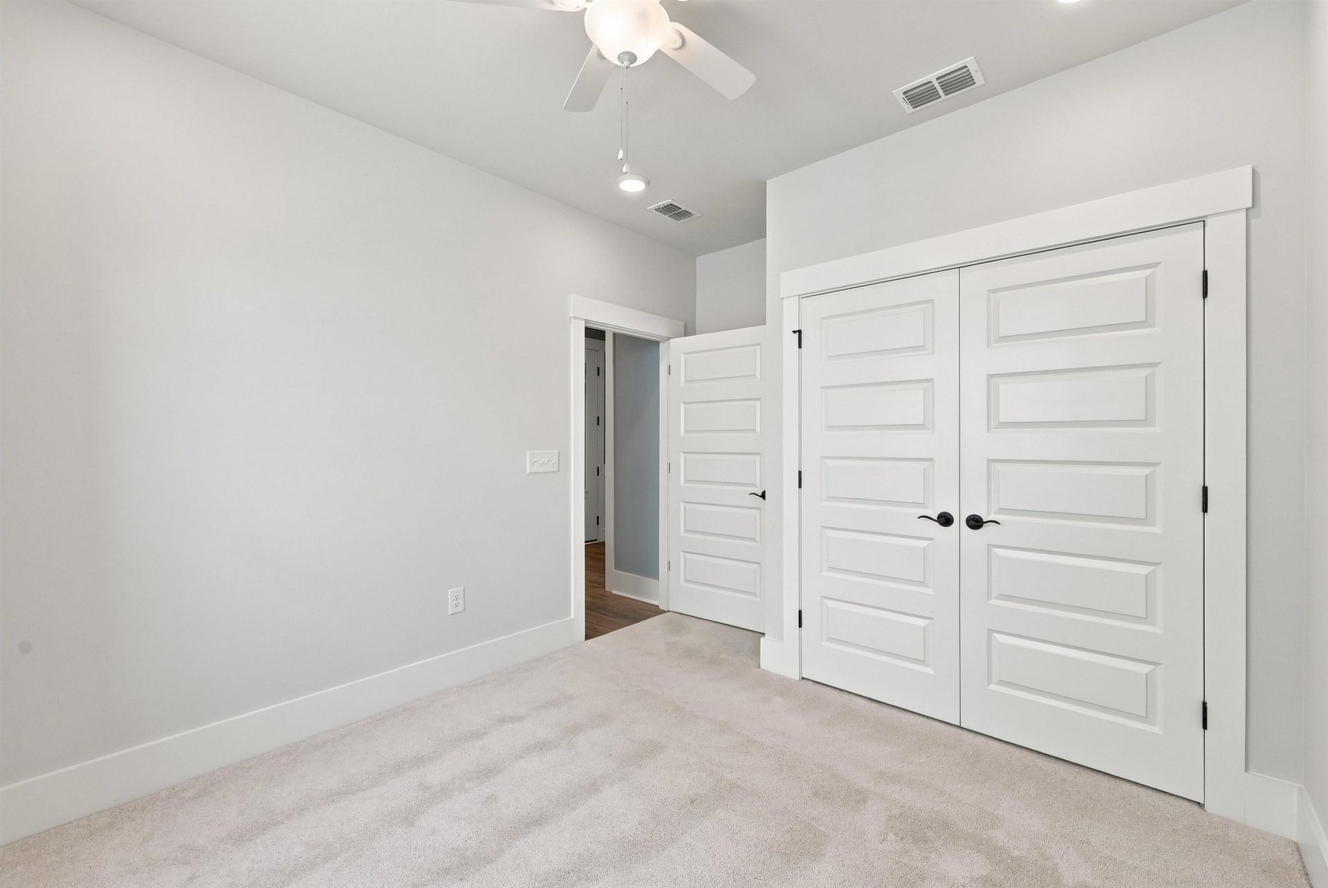 1240 Winding Creek Way Photo 11