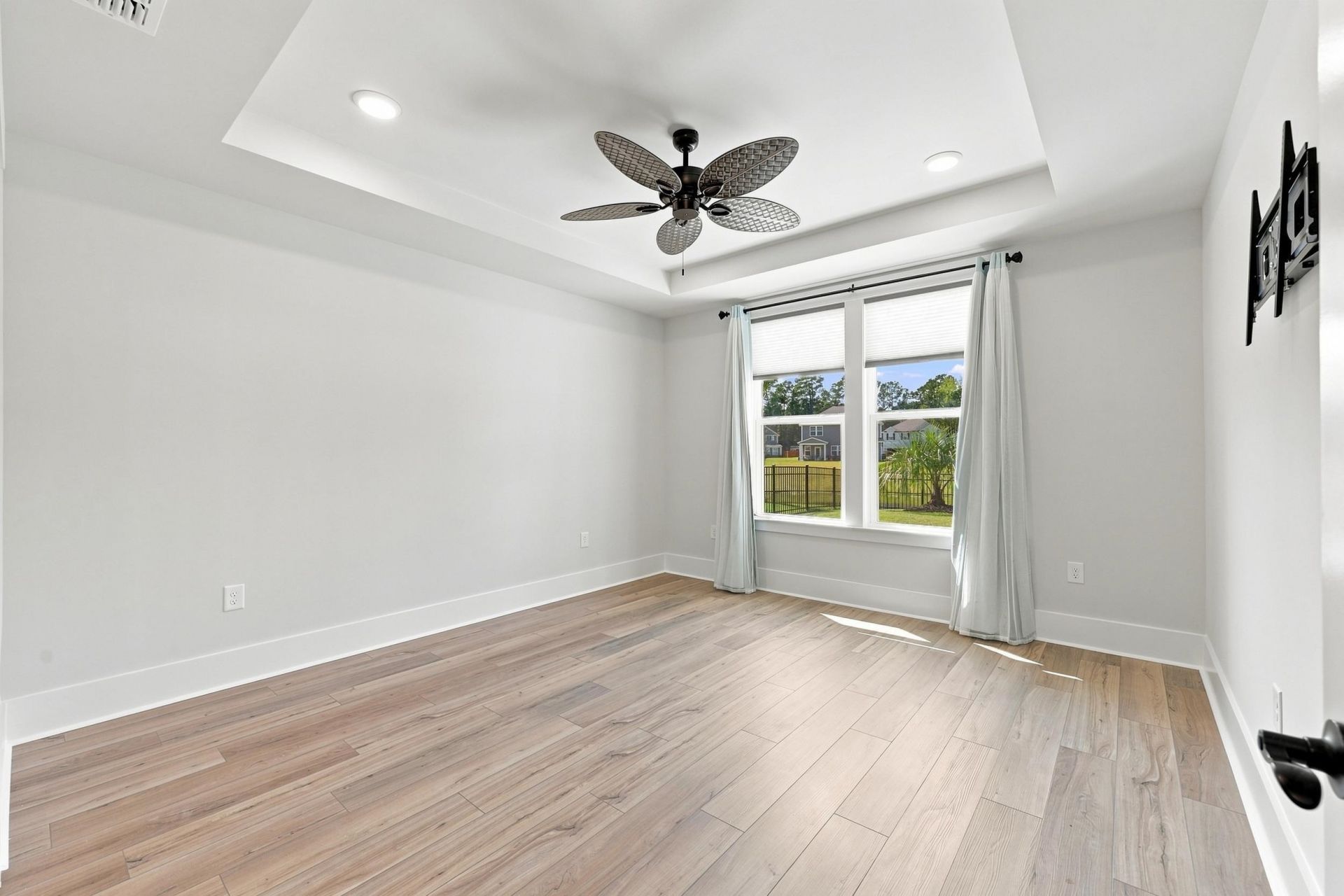 1240 Winding Creek Way Photo 27