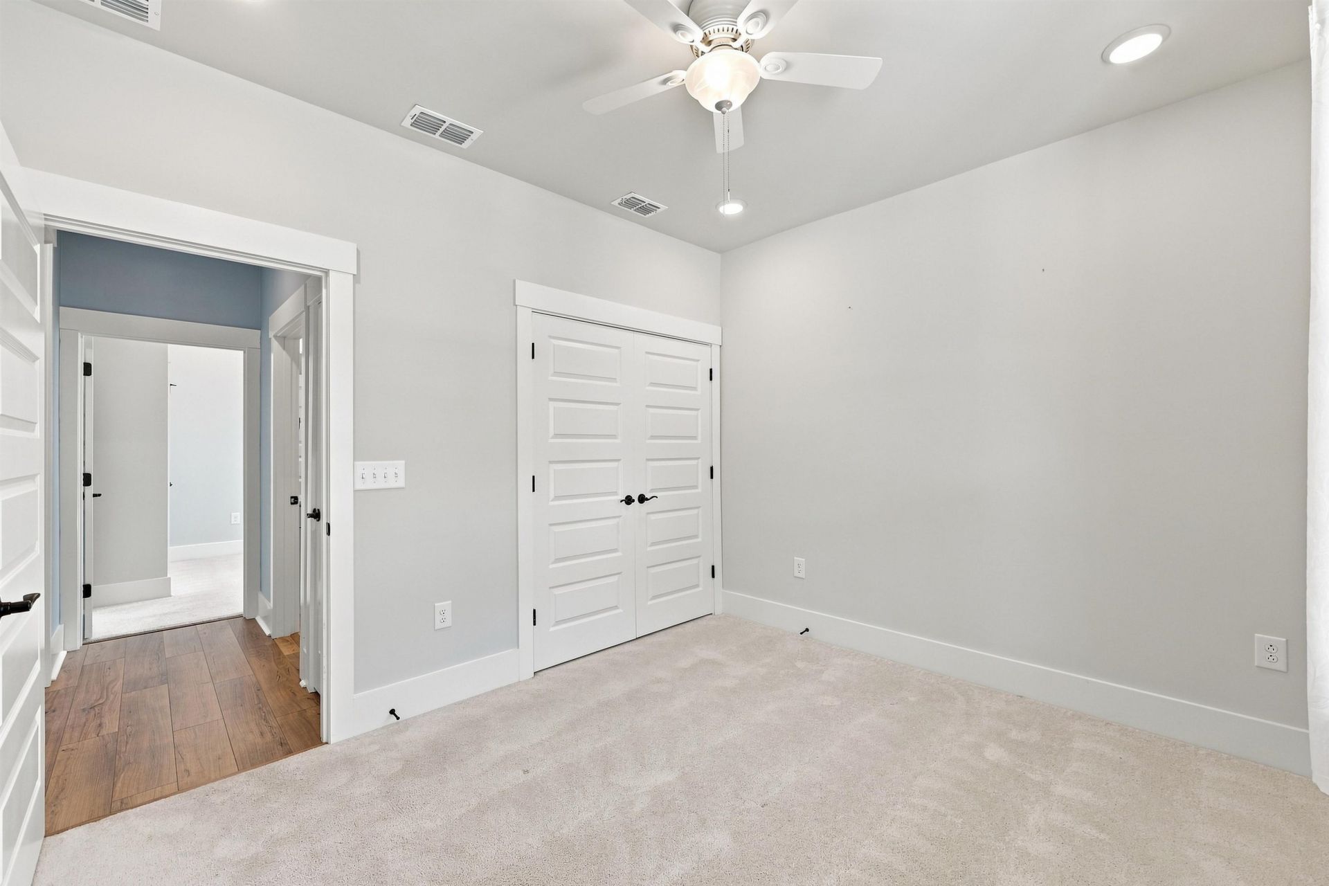 1240 Winding Creek Way Photo 8