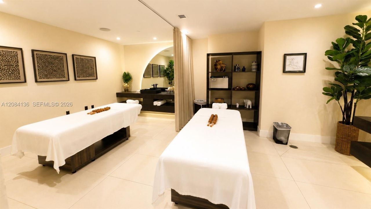 15901 Collins Ave , Unit 4303, Sunny Isles Beach, FL 33160 Photo