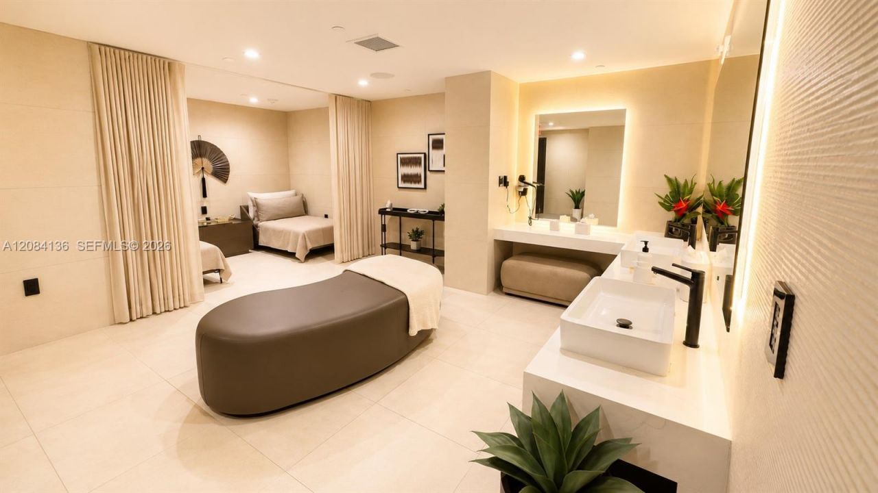 15901 Collins Ave , Unit 4303, Sunny Isles Beach, FL 33160 Photo