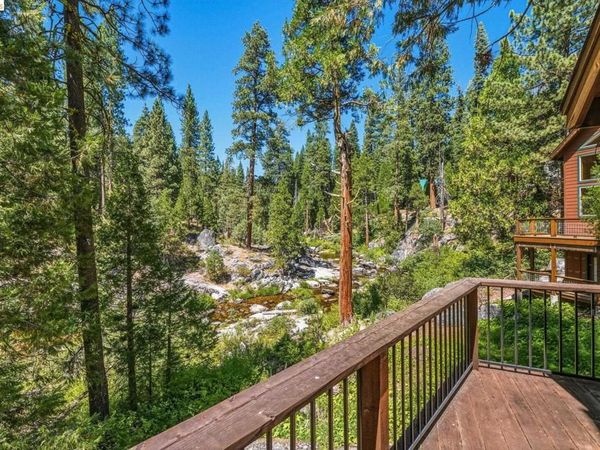 31470 Old Strawberry Rd, Strawberry, CA 95364