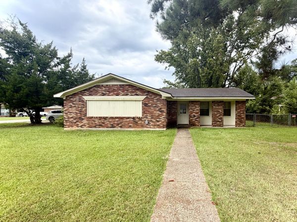 33 Trailwood Circle, Petal, MS 39465