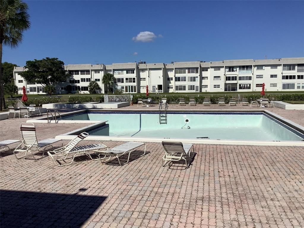 8400 Sunrise Lakes Boulevard, Unit 101, Sunrise, FL 33322 Photo