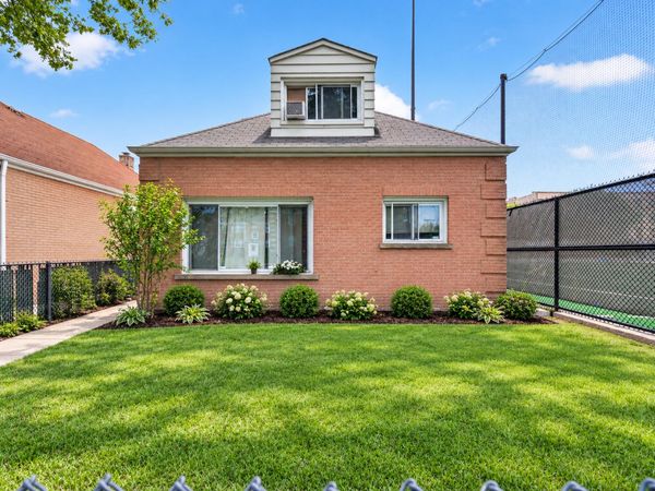 2130 W Highland Avenue , Chicago, IL 60659