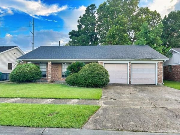 2136 S GLENCOVE Lane, Terrytown, LA 70056