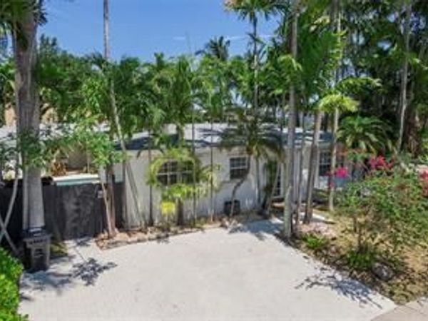 1400 NE 4TH Court, Unit 1, Fort Lauderdale, FL 33301