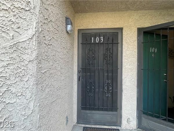 440 Elm Drive , Unit 103, Las Vegas, NV 89169