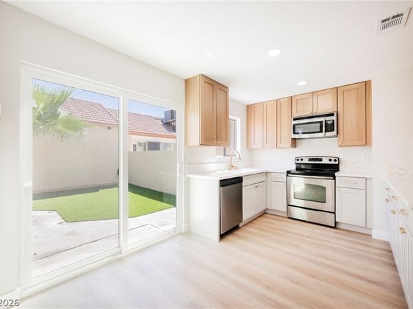 2822 Sesame Drive , Las Vegas, NV 89142