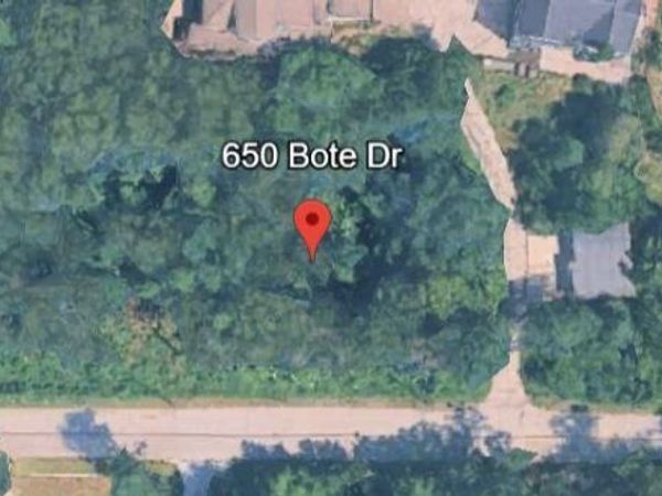 650 Bote Drive , Porter, IN 46304