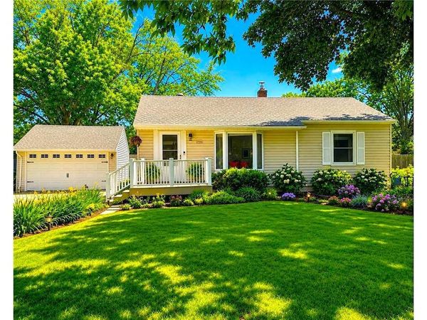 2966 Simpson Street , Roseville, MN 55113