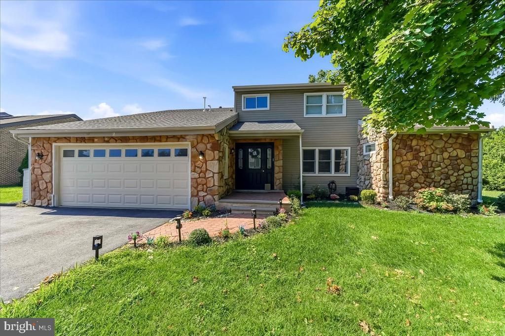 2 PAXON CIRCLE, BROOMALL, PA 19008