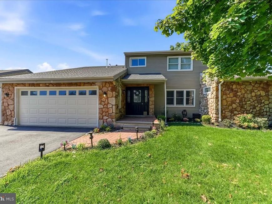 2 Paxon Circle, Broomall, PA 19008 Main Photo