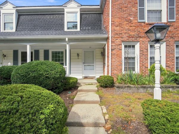 37 Williamsburg Dr, Unit 37, Springfield, MA 01108