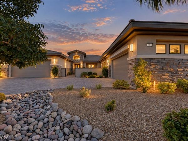 8477 Wolf Mountain Court, Las Vegas, NV 89129