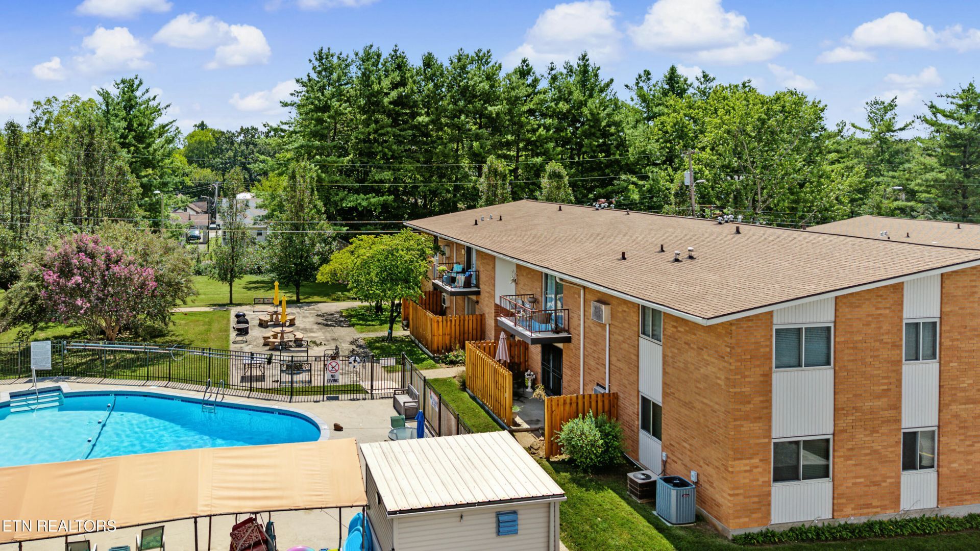 3104 N Broadway St, Knoxville, TN 37917 Main Photo