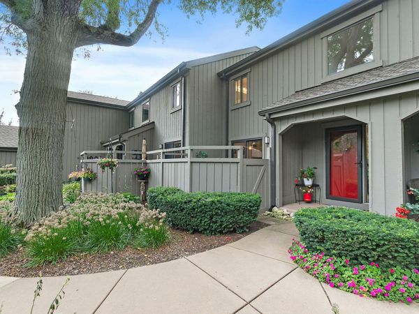 404 Shoreline Road , Unit 298, Lake Barrington, IL 60010