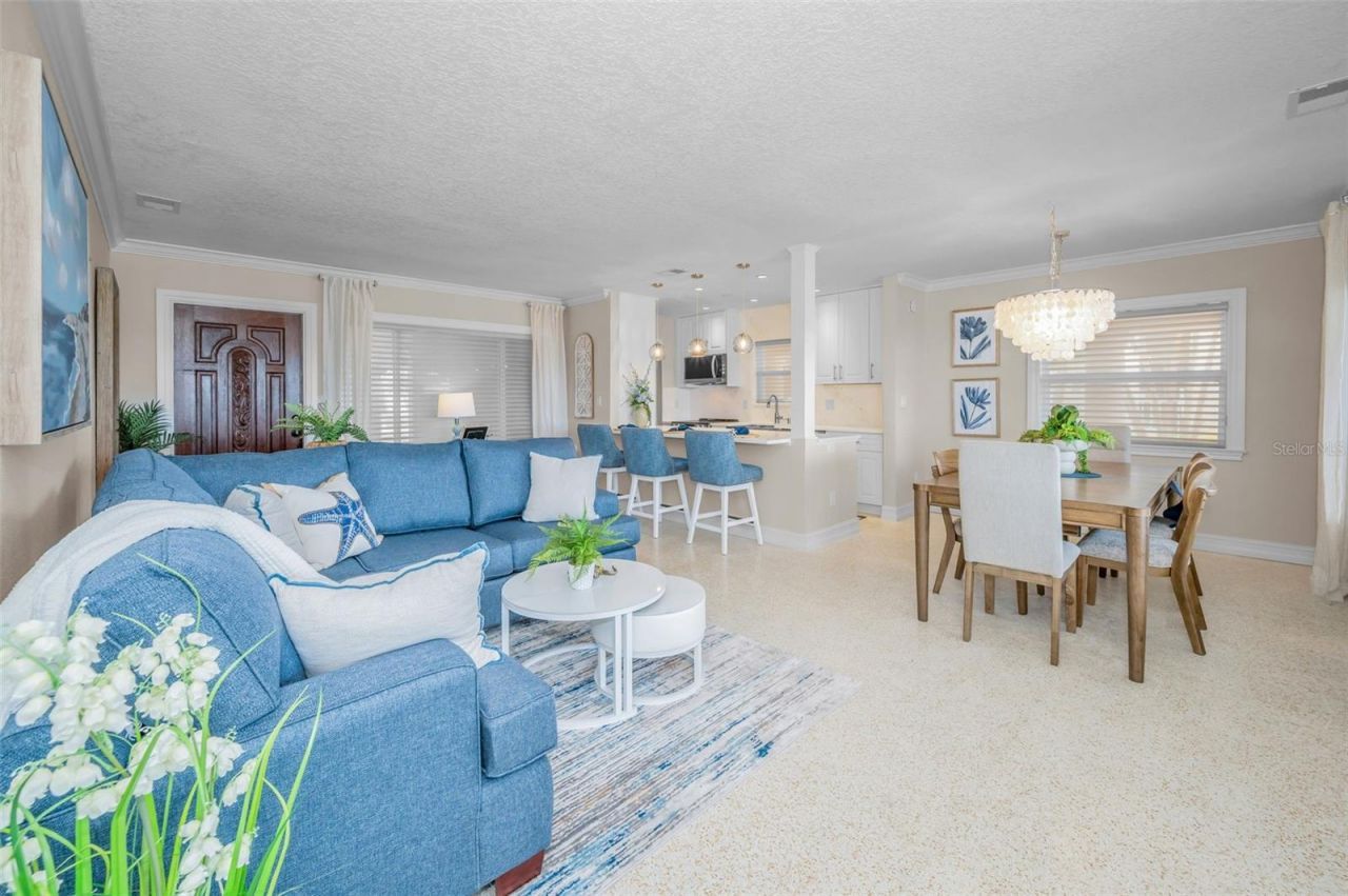 52 N Pine Circle, Belleair, FL 33756 Photo