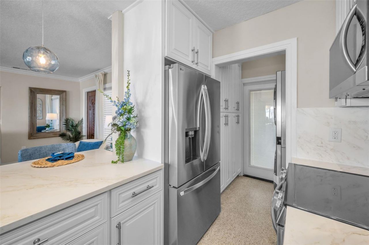 52 N Pine Circle, Belleair, FL 33756 Photo