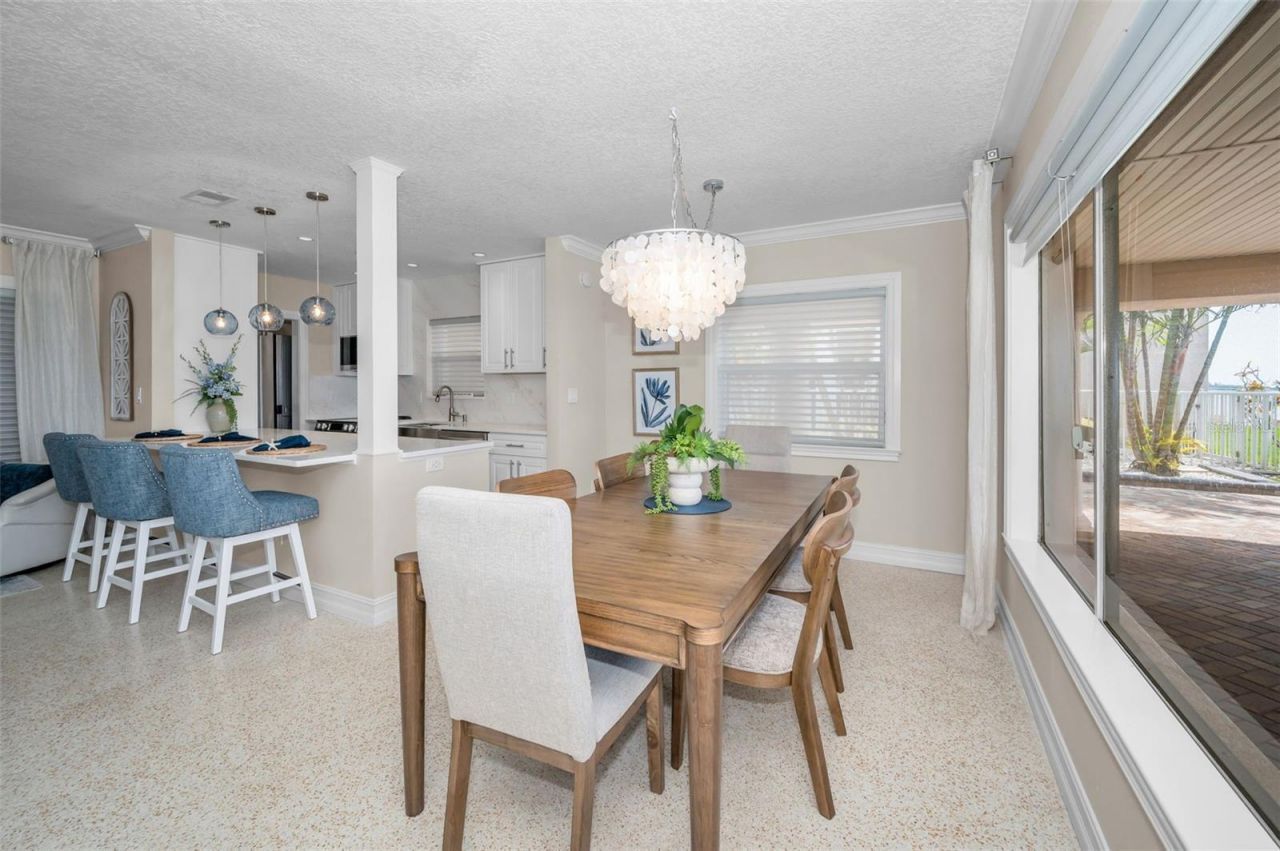 52 N Pine Circle, Belleair, FL 33756 Photo