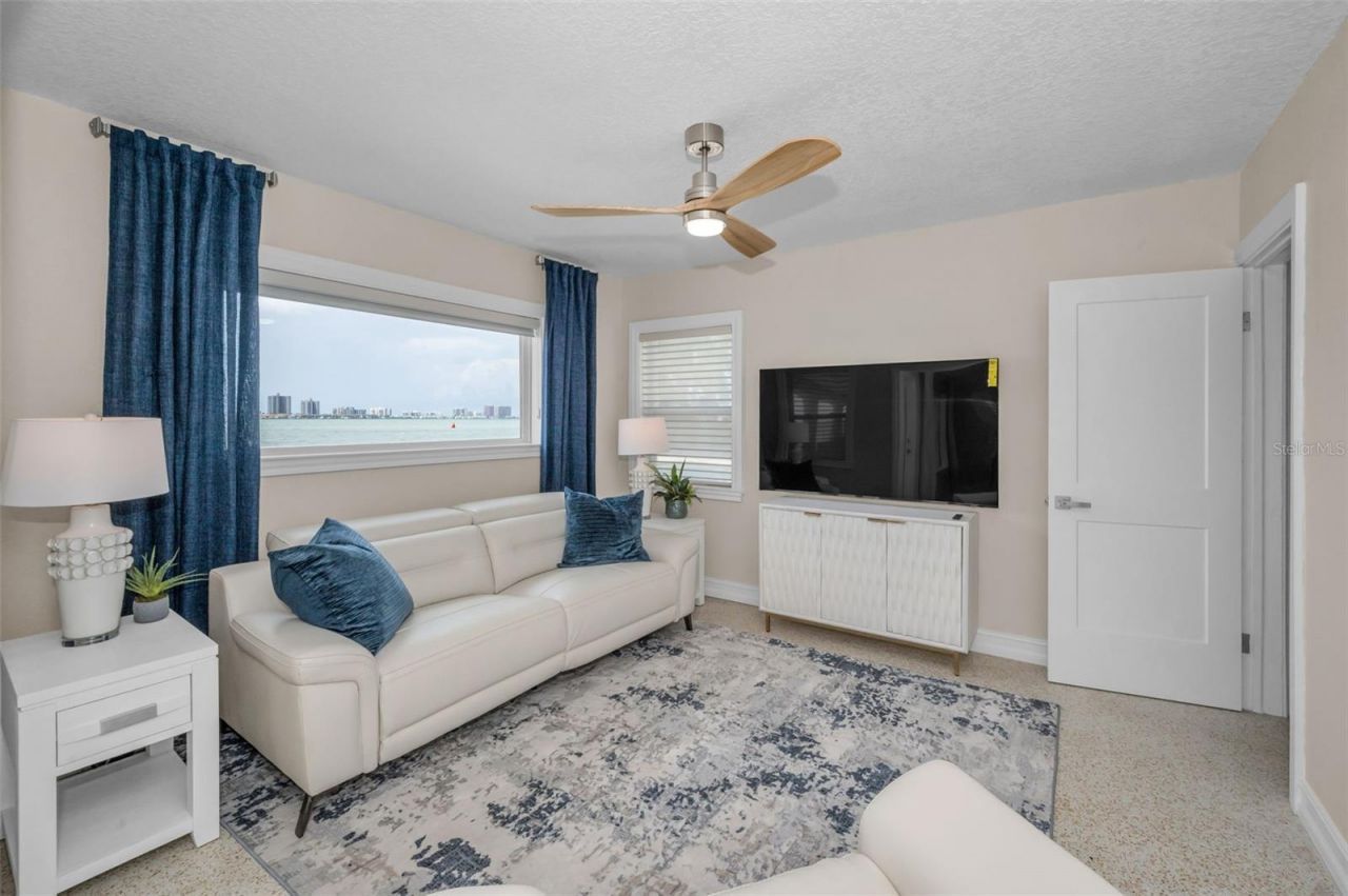 52 N Pine Circle, Belleair, FL 33756 Photo