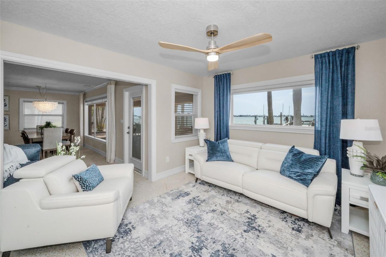 52 N Pine Circle, Belleair, FL 33756 Photo