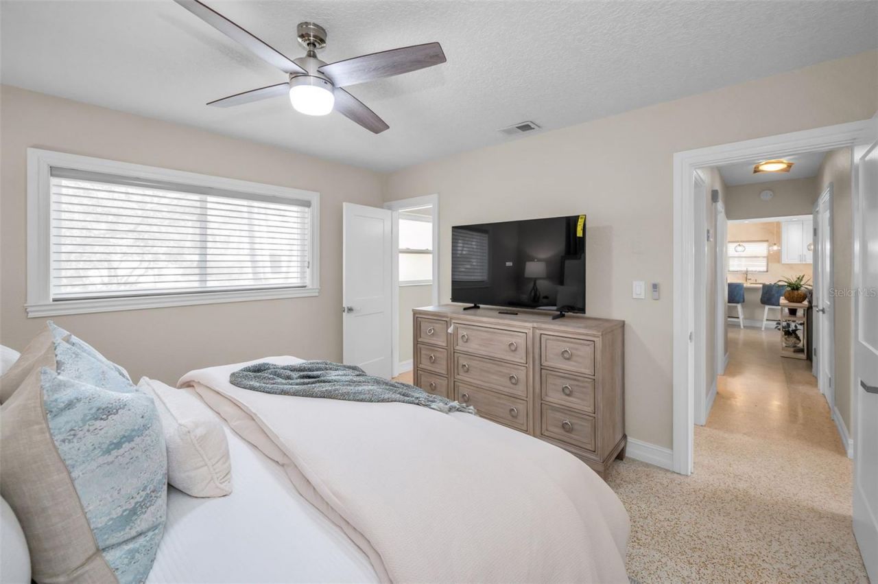 52 N Pine Circle, Belleair, FL 33756 Photo