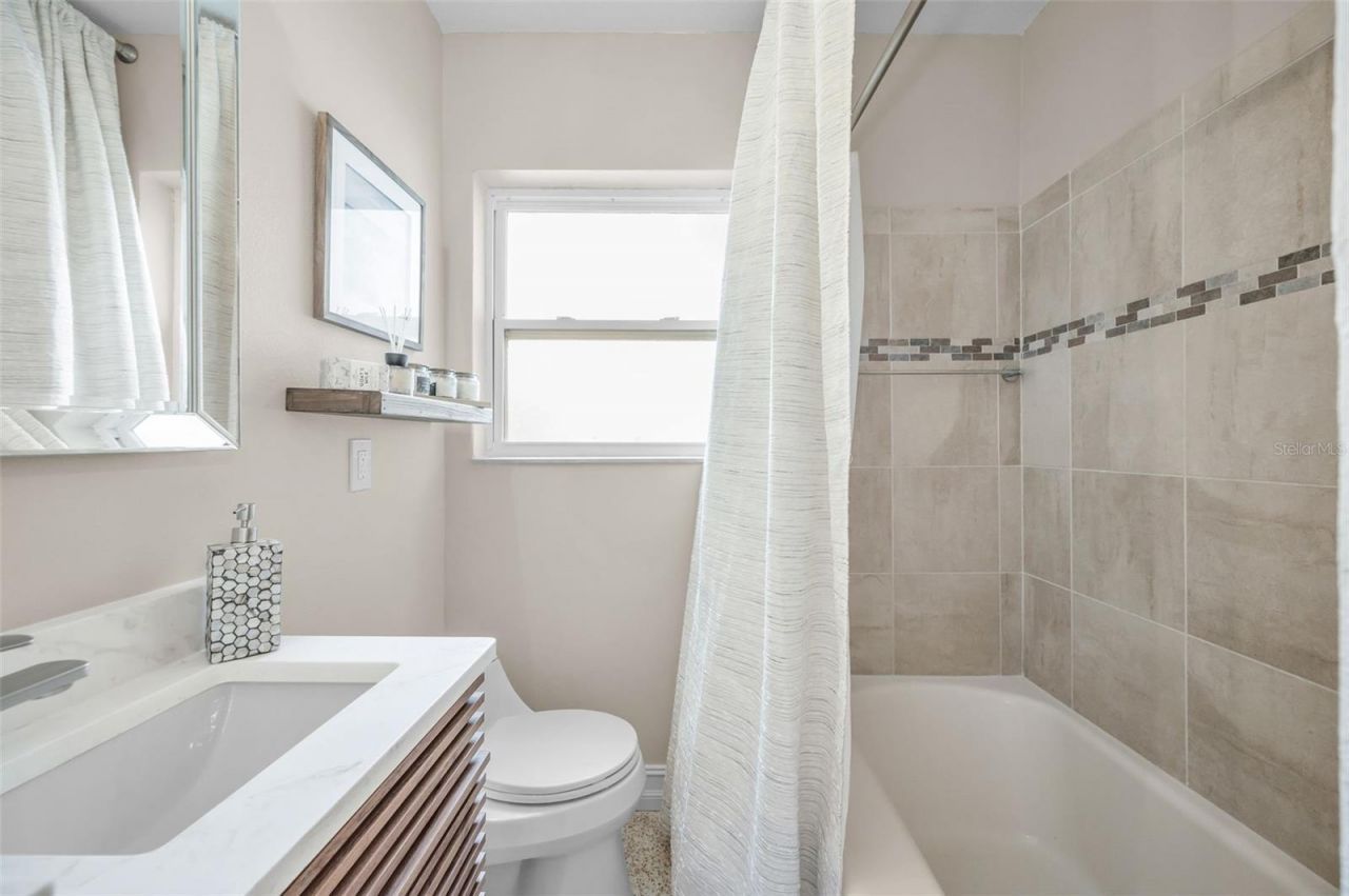 52 N Pine Circle, Belleair, FL 33756 Photo